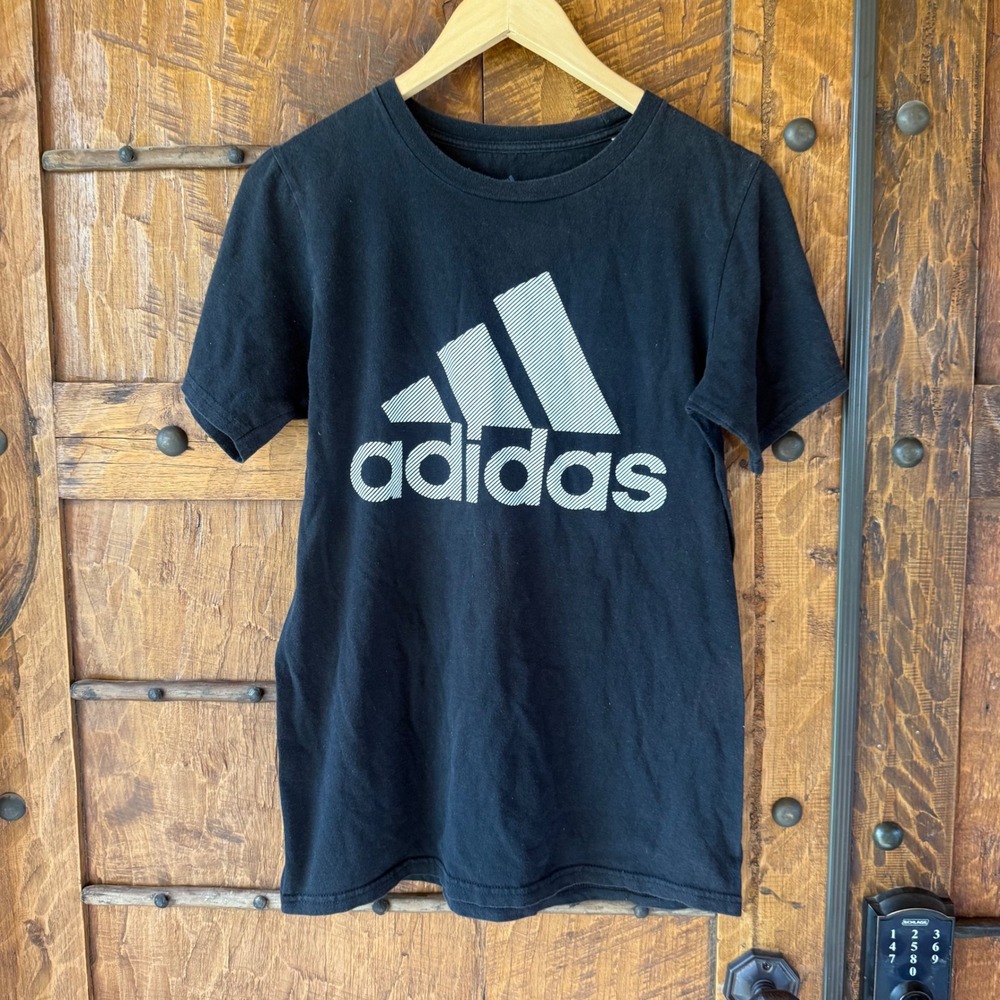 Adidas The Go-To Tee Mens Small Black Graphic Logo Short Sleeve Cotton Shirt
